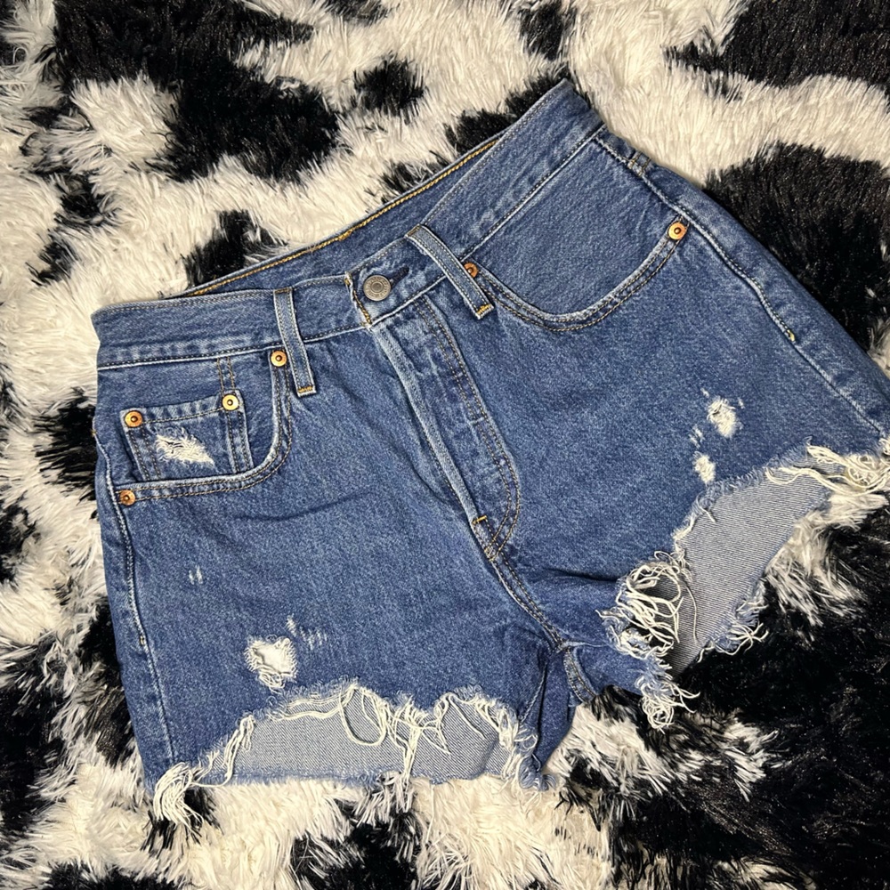 LEVI’S